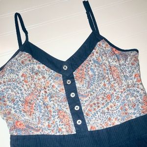 Sundress with adjustable spaghetti straps 💕 SM